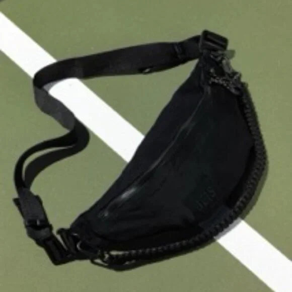 Beis The Sport Pack in Black - Picture 2 of 12